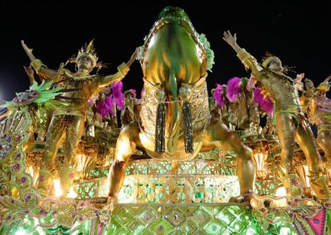 Com Jesus de 'rosto negro, sangue índio e corpo de mulher', Mangueira atualiza embate entre religiosos e carnavalescos