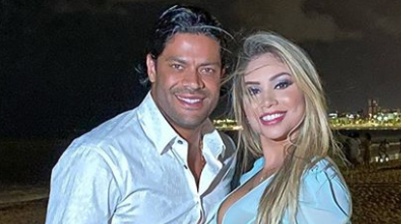 Hulk presenteia namorada com aliança de brilhantes e se declara: 'Meu amor'
