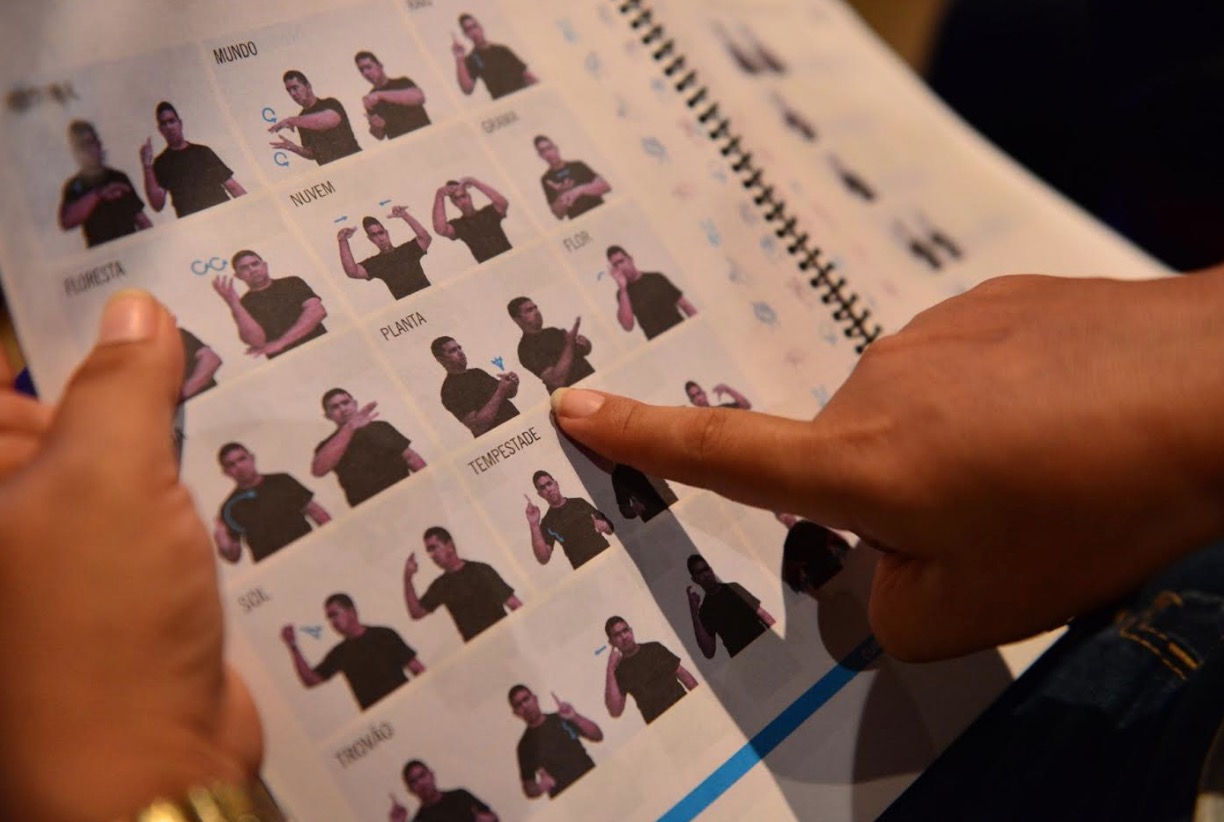 Curso gratuito Básico de Libras é oferecido em Manaus 