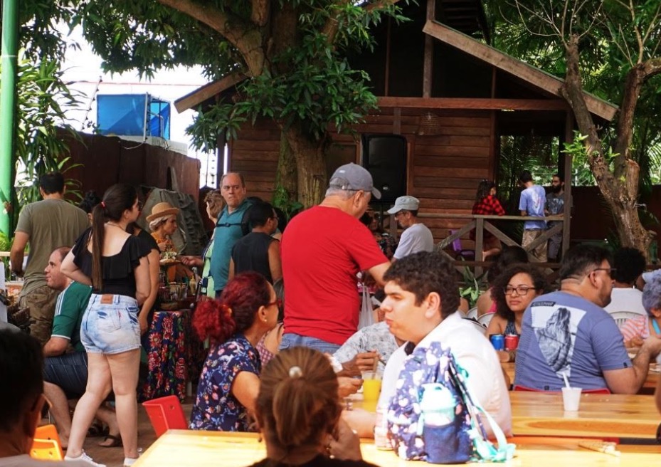 Feira da FAS agita domingo em Manaus em ritmo de Carnaval