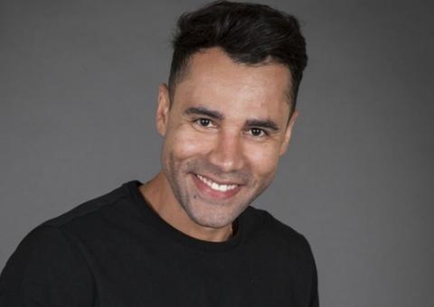 Rodrigo Sant’Anna chama atenção por aparência e web reage: ’Ken Humano?’