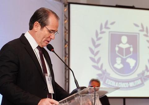 Militares capacitados servirão como referenciais para alunos, afirma diretor do MEC