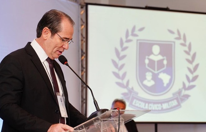 Militares capacitados servirão como referenciais para alunos, afirma diretor do MEC