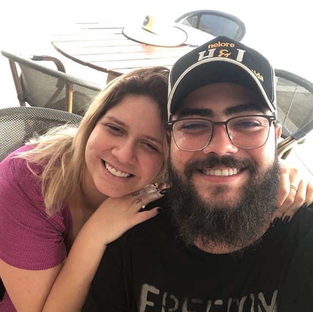 Marília Mendonça faz declaração de amor a Henrique e fãs vão à loucura