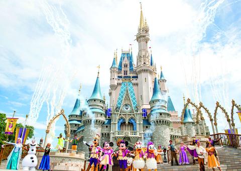 Doméstica diz que fez milagre para juntar R$ 25 mil e levar filha à Disney