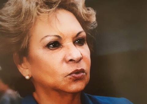 Maryse Mendes é enterrada sob aplausos em Manaus