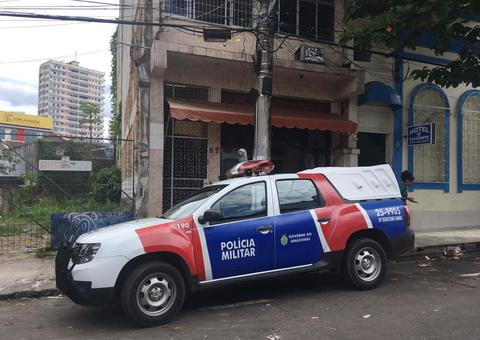 Com cérebro espalhado pelo chão, mulher é achada agonizando em quarto de hotel em Manaus 