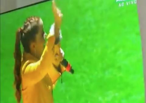 Internautas criticam show de Maiara e Maraísa durante jogo Flamengo x Athletico-PR