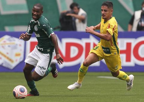 Com três gols em dez minutos, Palmeiras vira e vence Mirassol