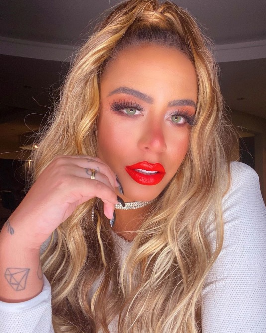 Amiga de Rafaella Santos entrega ‘barriga de grávida’ da ex de Gabigol em foto