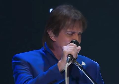 Roberto Carlos agradece Paulo Guedes por sugerir sua cidade natal em vez da Disney