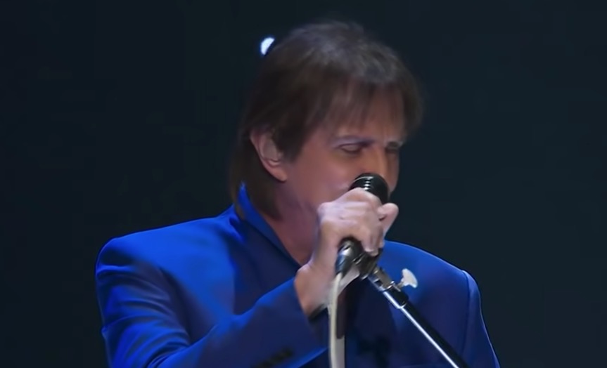 Roberto Carlos agradece Paulo Guedes por sugerir sua cidade natal em vez da Disney