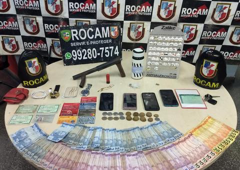 Em Manaus, suspeitos de arrastão tentam fugir, mas colidem com viatura da polícia e são presos