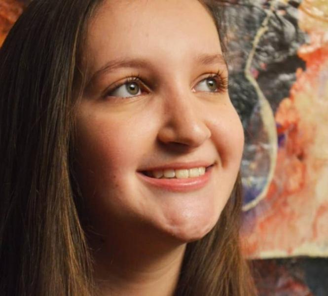 Estudante universitária morre após passar mal durante festa eletrônica