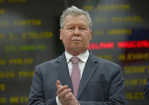 Prefeito faz balanço e diz que trabalha para ter lugar na história de Manaus