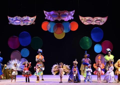 Concurso de Fantasias Infantil levou centenas de pessoas ao Teatro Amazonas   