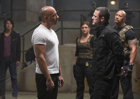 Ator de 'Velozes e Furiosos' assume namoro com diretor argentino 