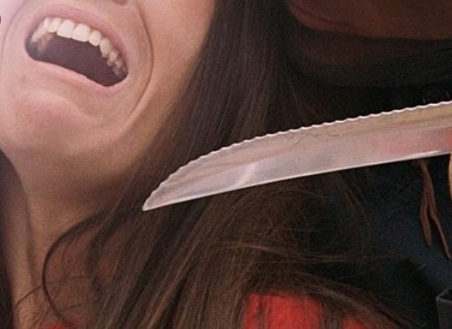 Mulher ameaça cortar pescoço de passageira durante assalto a ônibus em Manaus