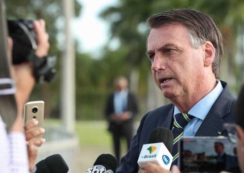 Bolsonaro insulta repórter da Folha de S.Paulo com insinuação sexual