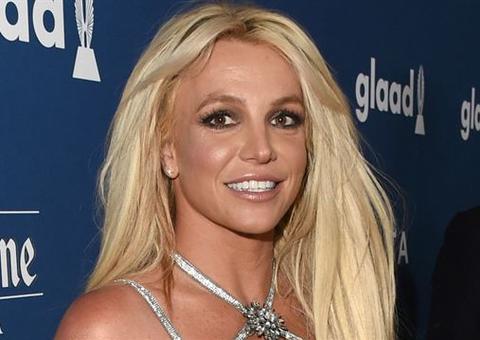 Britney Spears é hospitalizada após sofrer acidente enquanto dançava 