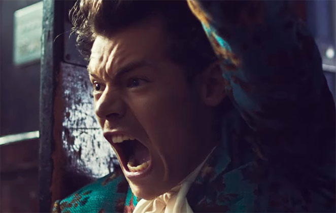 Harry Styles é assaltado e ameaçado com faca no dia dos namorados