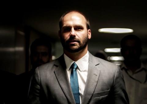 Eduardo Bolsonaro diz que Cid não teve ‘o mínimo de inteligência’; Ciro responde