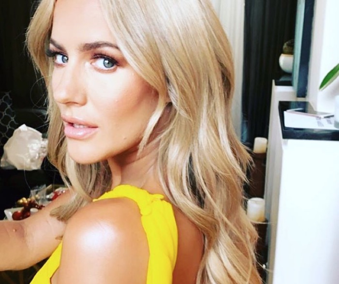 Apresentadora Caroline Flack deixou carta de desabafo dias antes de morrer 