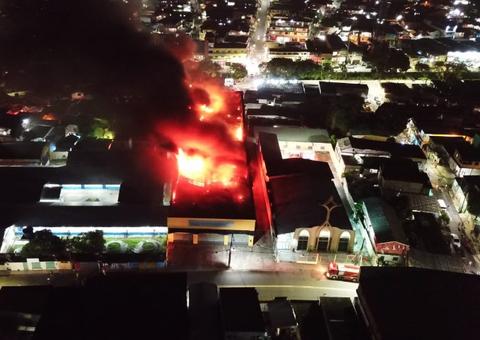 Policial se machuca ao tentar resgatar idosa durante incêndio na antiga Esplanada