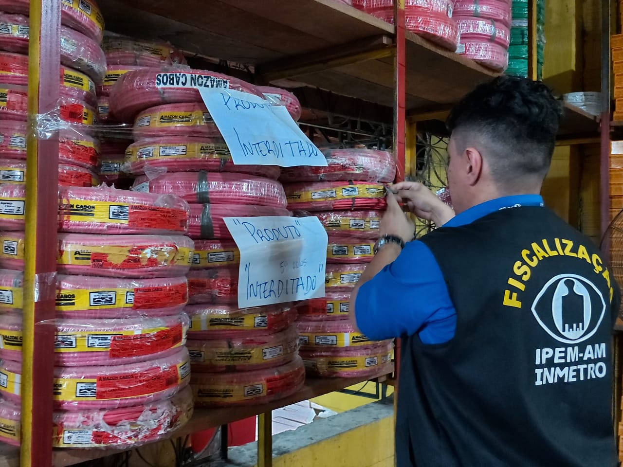 Em Manaus, lojas são multadas por venderem fios elétricos que podem provocar incêndios