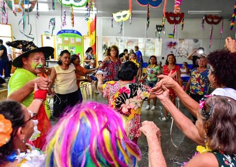 Grupo de idosos do Ceci participa do desfile das escolas de samba neste sábado