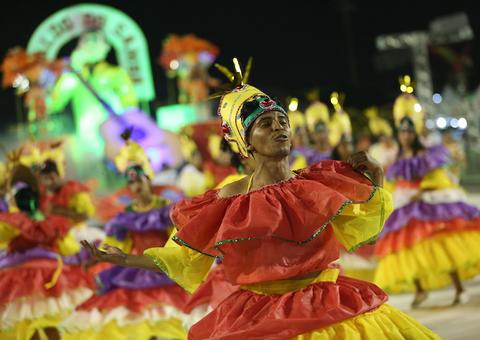 Festa continua nesta sexta-feira no sambódromo de Manaus