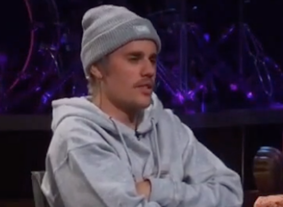 Cara Delevingne manda indireta para Justin Bieber após declaração em programa de TV 