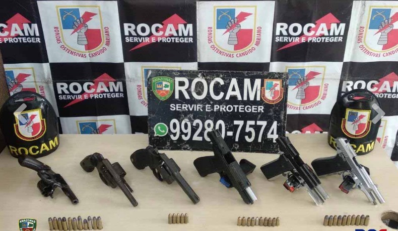 Com 6 armas de fogo carregadas, homens são presos em beco de Manaus