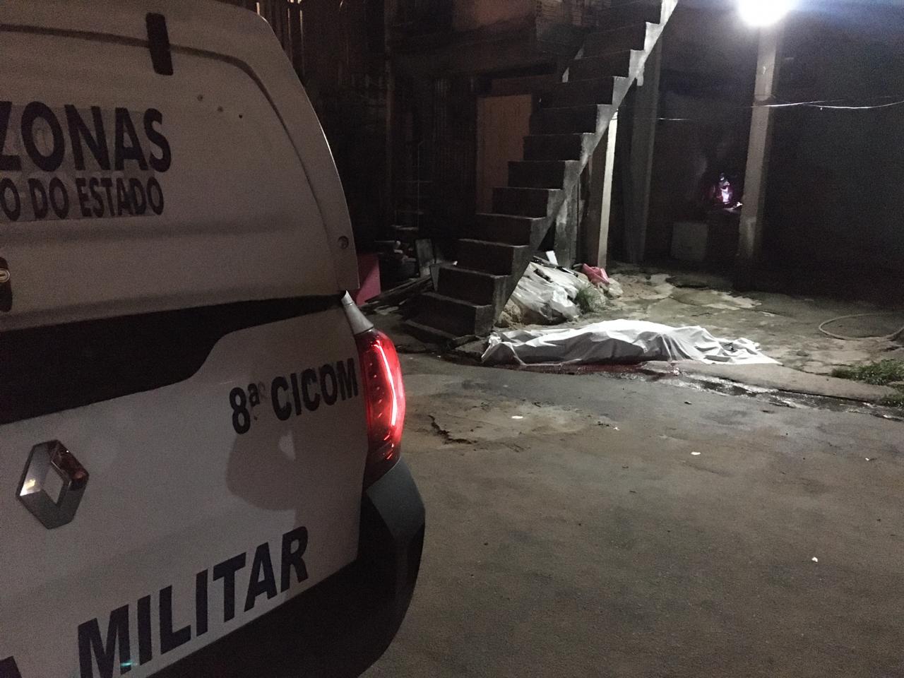 Foguinho é morto à queima-roupa em frente de residência em Manaus