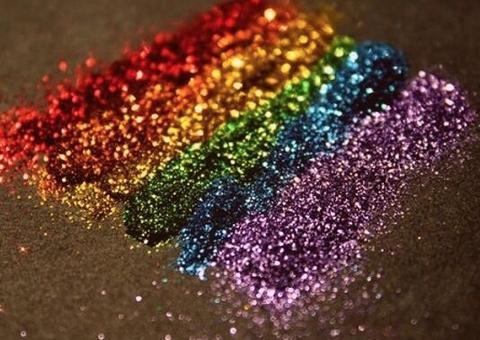 Projeto proíbe uso de glitter e purpurina feitos com microesferas de plástico