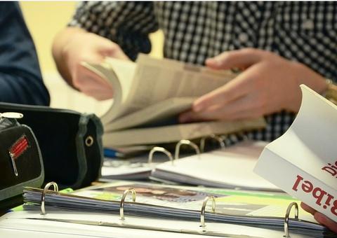 Capes anuncia novas regras para bolsas de pós-graduação