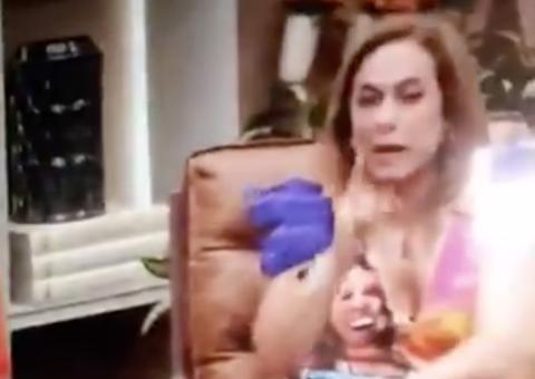 Cissa Guimarães solta '#EleNão' ao vivo no É De Casa e internautas piram