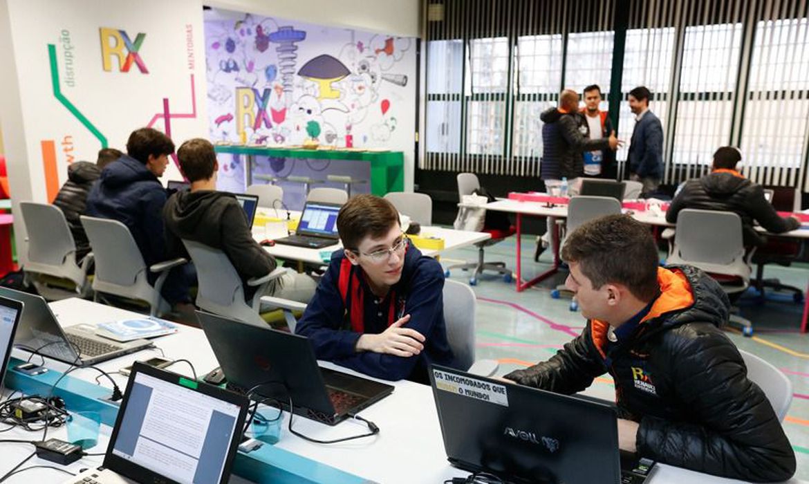 Capes divulga na próxima semana bolsas para mestrado e doutorado