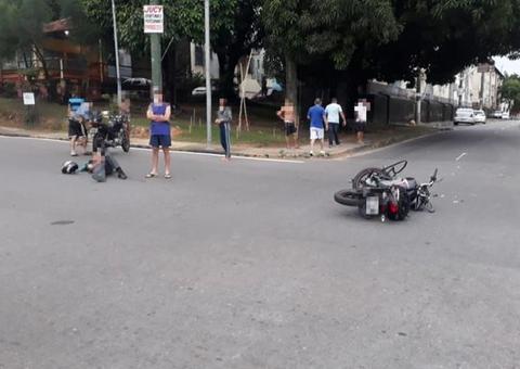 Acidente entre motocicletas deixa uma pessoa ferida em avenida de Manaus