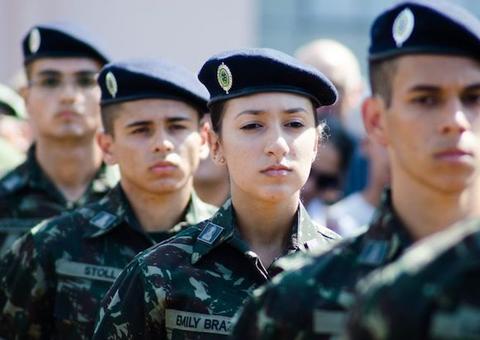 Serviço militar aberto às mulheres está em discussão no Senado