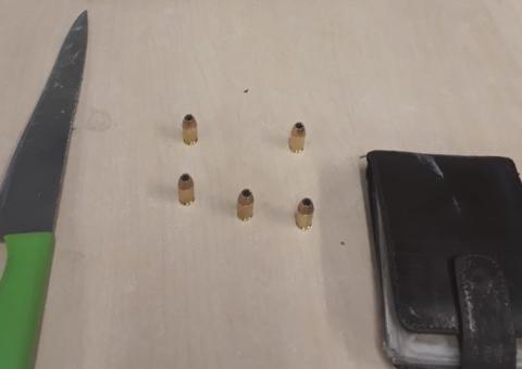 Em Manaus, homem armado com faca tenta assaltar passageiros de micro-ônibus