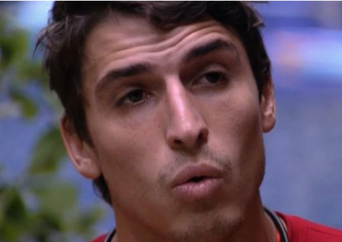 BBB20: Irritado com paredão, Prior insulta Pyong: 'Você é bundão'