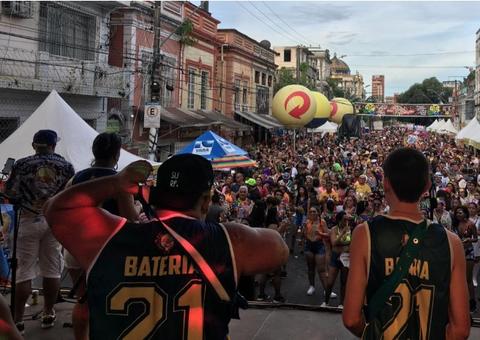 Carnaval em Manaus: Bloco do Caldeira arrasta milhares de foliões
