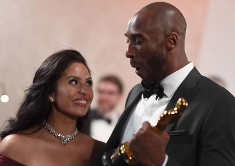 Viúva de Kobe Bryant processa empresa dona do helicóptero do acidente