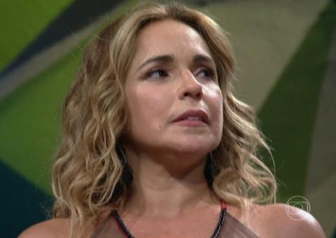 Daniela Mercury critica censura na Ancine durante desfile em Salvador