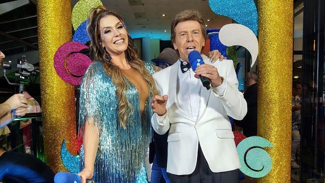 Simony se irrita com colega e abandona transmissão do Carnaval da RedeTV! 