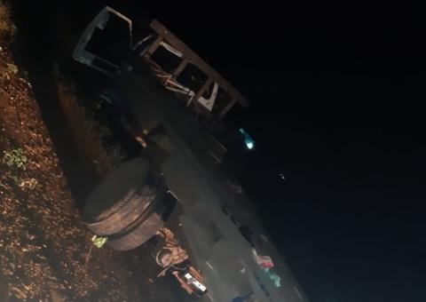 Caminhão parado na escuridão causou acidente que matou um e feriu quatro no Amazonas