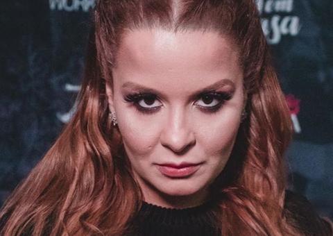 Decotada, Maiara mostra resultado de silicone e Fernando reclama