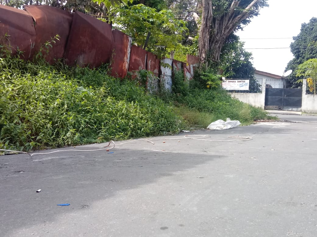 Ao voltarem de bloco, foliões encontram corpo de homem dentro de saco em Manaus