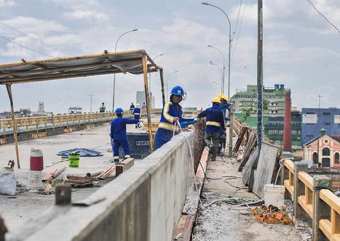 Em Manaus, obras de reparo na ponte de Educandos continuam